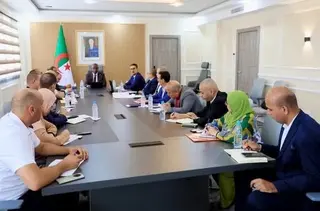 حيداوي يترأس اجتماعا تقييميا مع الإطارات المركزية لوزارة الشباب