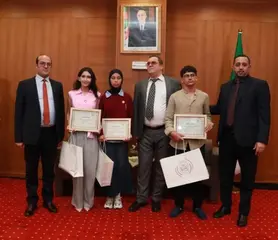 وزير الاتصال يشرف على حفل تكريم المتفوقين في شهادتي البكالوريا والتعليم المتوسط من أبناء منتسبي القطاع