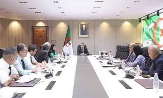 سعيود يشدد على تدعيم أسطول "لوجيترانس" لتعزيز تموين الجنوب بالوقود
