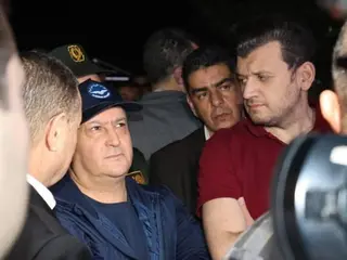 الوزير الاول في تيبازة لمتابعة عمليات اخماد نيران حرائق الغابات المندلعة بالولاية