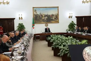 مجلس الوزراء رفع الحد الأدنى المضمون للأجر إلى 24 ألف دج ابتداء من جانفي 2026