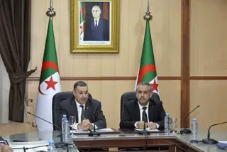 سعداوي و سعيود يشرفان على تنصيب اللجنة القطاعية المشتركة المعنية بقرارات تسيير المدارس الابتدائية