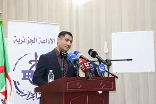 لعقاب  :  "على الإعلام حمل شعلة الثورة والمحافظة على المكاسب"