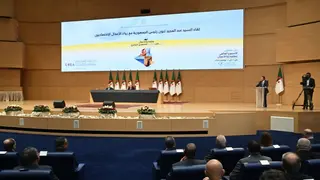 رئيس الجمهورية يشيد بقدرات الشباب المبتكر في مجال المقاولاتية