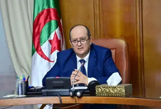 الوزير الأول يشرف على تنصيب فوج العمل المكلف بإعداد المرجع الوطني للإدماج  في صناعة السيارات والحافلات والدراجات النارية