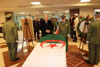 الجزائر في حداد على رحيل المجاهد والرئيس الأسبق اليامين زروال : وداع مهيب بقصر الشعب لرجل سجل بصمته في تاريخ الوطن"