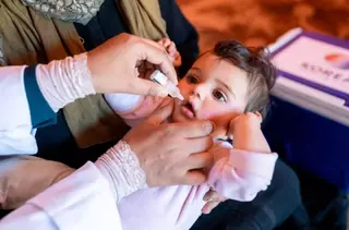 انطلاق الحملة الوطنية للتلقيح ضد شلل الأطفال غدا ...   200 ألف جرعة لتطعيم 100 ألف طفل