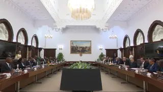 المحادثات بين رئيس الجمهورية ونظيره الصومالي تتوسع إلى وفدي البلدين