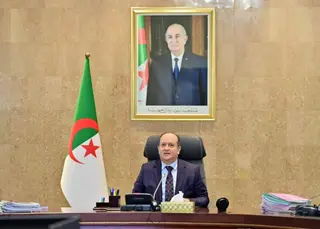 الوزير الأول يترأس اجتماعا للحكومة