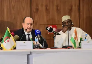 الوزير الأول يشرف بنيامي رفقة نظيره النيجري على افتتاح  أشغال منتدى الأعمال الثنائي