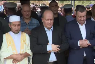 بتكليف من رئيس الجمهورية.. الوزير الأول يشارك في تشييع ضحايا الحرائق بجيجل
