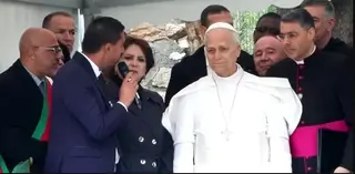 البابا ليون الرابع عشر يزور دار رعاية المسنين بكنيسة القديس أوغستين