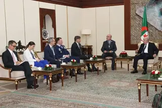 رئيس الجمهورية يستقبل نائب كاتب الدولة الأمريكي وقائد "أفريكوم"