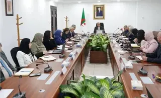 عجال يترأس اجتماعا حول نشاط وتسيير القطاع