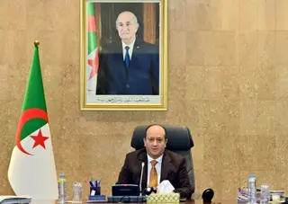 اجتماع الحكومة : دراسة مشاريع وعروض تخص قطاعي الفلاحة والصناعة