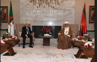 رئيس الجمهورية يتحادث على انفراد مع سلطان عمان