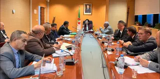 عبد اللطيف تستقبل وفدا عن المجلس الوطني لمستخدمي قطاع التجارة