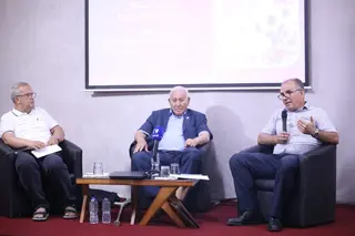 جمعية كبار معطوبي حرب التحرير الوطني تحتفي بالذكرى 64 لعيد الإستقلال ....ملتقى تاريخي يبرز دور التسليح في دعم المقاومة وإنجاح الثورة التحريرية