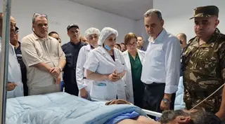 والي وهران يقف على ظروف التكفل بالمصابين الذين تم اجلاؤهم من جيجل نحو مستشفى الحروق الكبرى