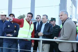 والي وهران يزور مصنع تحلية مياه البحر الرأس الأبيض