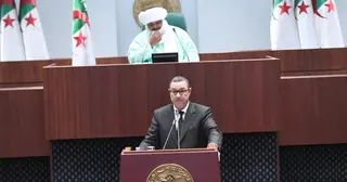 سعيود :  الشروع في استلام وتوزيع 10 آلاف حافلة مستوردة على المدن الكبرى