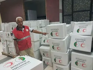 حرائق الغابات: الهلال الأحمر الجزائري يواصل تنفيذ الحملة التضامنية الوطنية  عبر الولايات المتضررة
