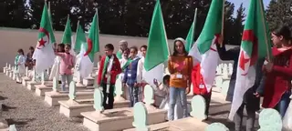 87 تلميذا من مدرسة فتوح العربي ببن فريحة في زيارة إلى مقبرة الشهداء بغليزان