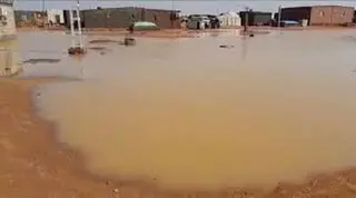 لفائدة المتضررين  من الفيضانات بالداخلة  :إطلاق قافلة تضامنية من تندوف إلى مخيمات اللاجئين الصحراويين