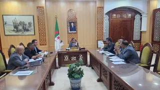 والي الأغواط محمد بن مالك يترأس اجتماعا حول مشاريع التهيئة