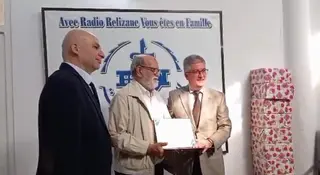 إذاعة  غليزان تحتفي بذكرى  بسط السيادة  والوالي يشيد بمسؤولية الكلمة