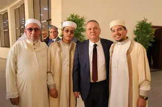 نظير فوزهما بالمرتبتين الأولى والثانية وطنيا  ...والي تيارت يُكرّم القارئين "طاوش عبد الرحمن" و"إلياس رحال"