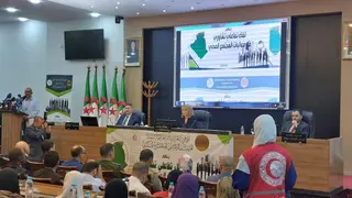 ابتسام حملاوي  تُشرف على لقاء تشاوري مع فواعل المجتمع المدني  بالشلف  ..." تأكيد على رفع الوعي ودعم التماسك الاجتماعي"