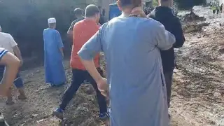 هبة تضامنية واسعة للمجتمع المدني والمواطنين بوادي ارهيو بعد فيضانات اليوم