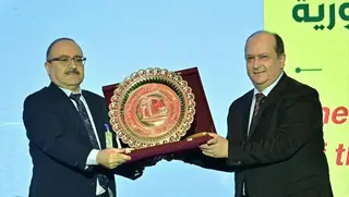 قسنطينة: الوزير الأول يشرف على الحفل الخاص بجائزة رئيس الجمهورية لأحسن مصدر  لسنة 2025