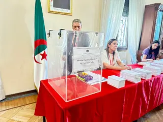 الجالية الوطنية المقيمة بإيطاليا تشرع في عملية التصويت