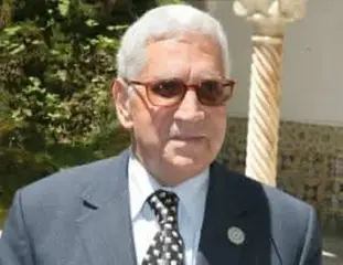 وفاة المجاهد والخطاط عبد الحميد اسكندر عن عمر ناهز 86 عاما