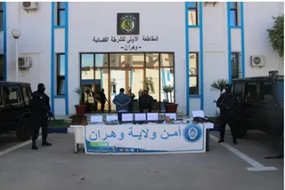 وهران : تفكيك شبكة إجرامية مختصة في النصب و الاحتيال في بيع و شراء  المركبات تنشط  عبر عدة ولايات