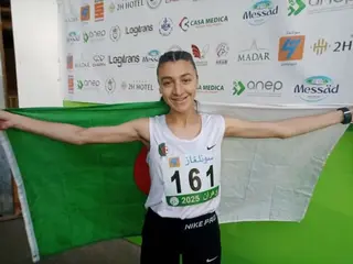 الملتقى الدولي بموسكو  : الجزائرية نسرين عابد تحطم الرقم القياسي الوطني  لسباق 800 م لفئة اقل من 20 سنة