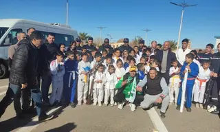 رفع راية  الجزائر في مونديال الصم والبكم  بأندونيسيا  :استقبال حار للبطل العالمي بن أعمر مناد بالبيض