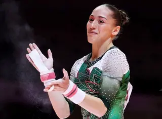 كيليا نمور تتأهل إلى نهائي جهاز العمودين غير المتوازيين