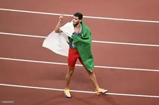 جمال سجاتي يفتك  الميدالية الفضية في نهائي سباق الـ800 متر