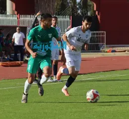 جمعية وهران تعبر إلى الدور 32 بثنائية قاسمي أمام الواط في لقاء قوي بعين تموشنت