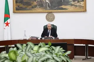 رئيس الجمهورية يهنئ وزيرة الثقافة والفنون على مجهوداتها لإنجاح زيارة البابا ليون الرابع عشر إلى ولاية عنابة