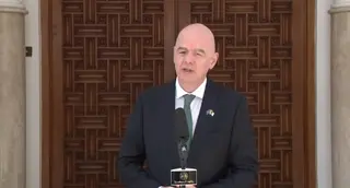 رئيس الفيفا يشيد بالمواهب الكروية الجزائرية ويثني على رئيس الجمهورية