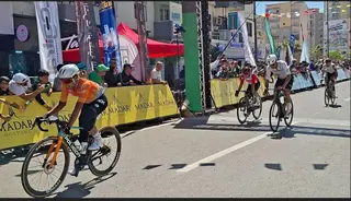 الجمهورية" ترصد أصداء  الطواف الدولي في مرحلة وهران....إجماع على نجاح محطة وهران تنظيميًا وفنيًا